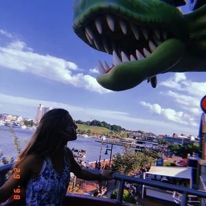 Meet your Posher, Anya